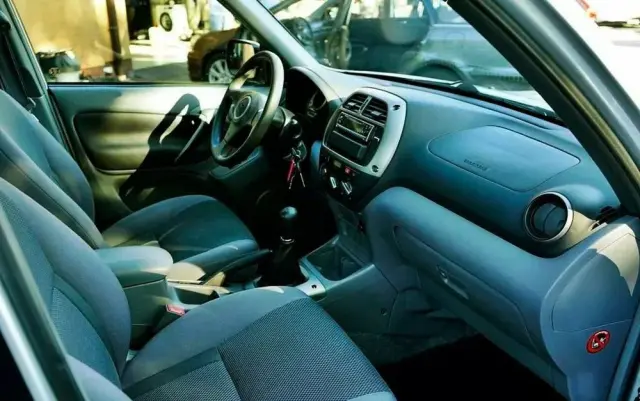 TOYOTA RAV4 2.0 D-4D 4x4