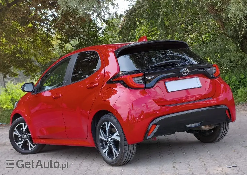 TOYOTA Yaris Hybrid 1.5 Premiere Edition
