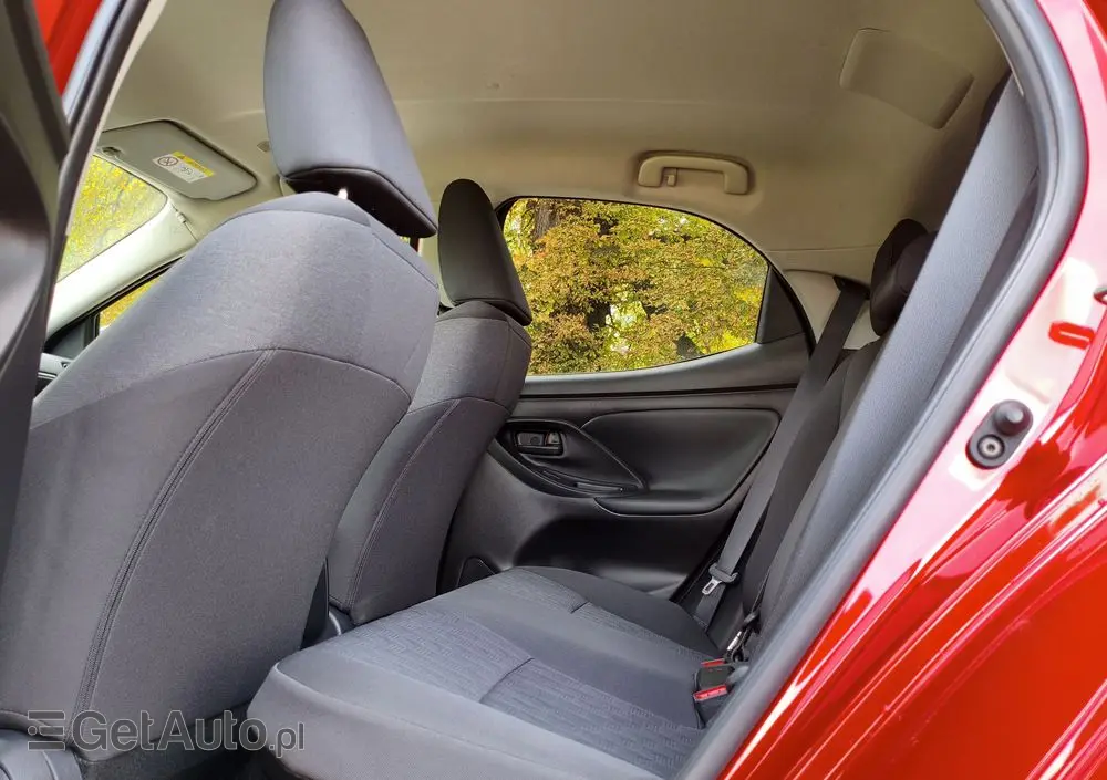 TOYOTA Yaris Hybrid 1.5 Premiere Edition