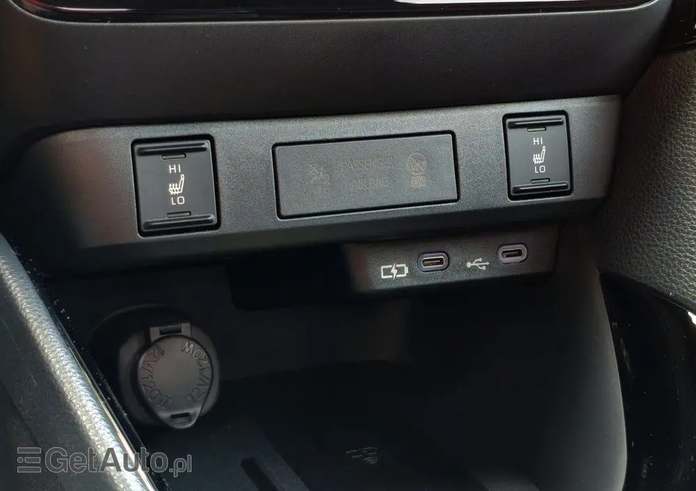 TOYOTA Yaris Hybrid 1.5 Premiere Edition