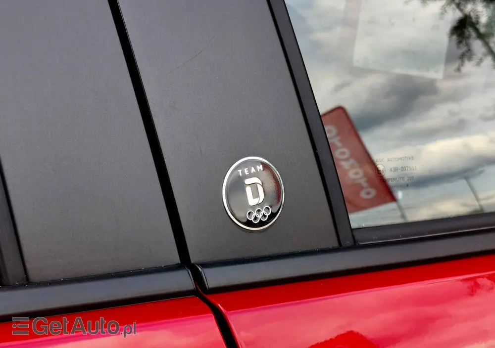 TOYOTA Yaris Hybrid 1.5 Premiere Edition