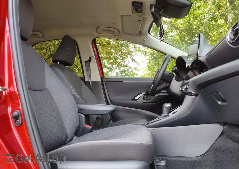 TOYOTA Yaris Hybrid 1.5 Premiere Edition