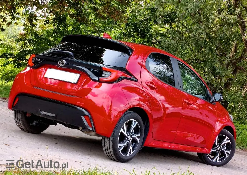 TOYOTA Yaris Hybrid 1.5 Premiere Edition