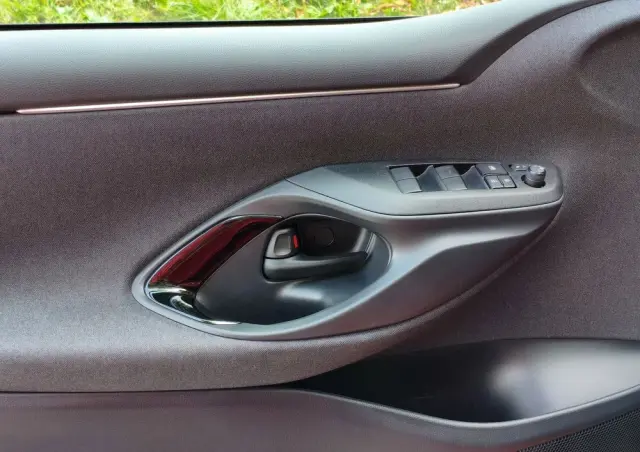 TOYOTA Yaris Hybrid 1.5 Premiere Edition