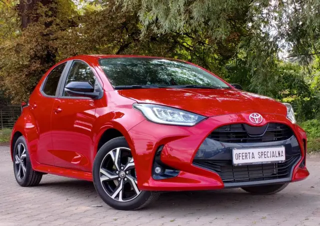 TOYOTA Yaris Hybrid 1.5 Premiere Edition