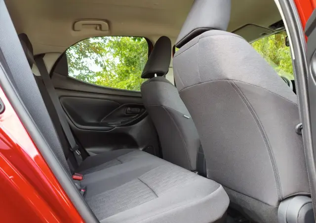 TOYOTA Yaris Hybrid 1.5 Premiere Edition