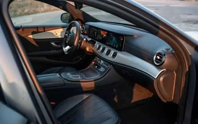 MERCEDES-BENZ Klasa E 400 d 4-Matic AMG