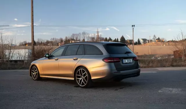 MERCEDES-BENZ Klasa E 400 d 4-Matic AMG