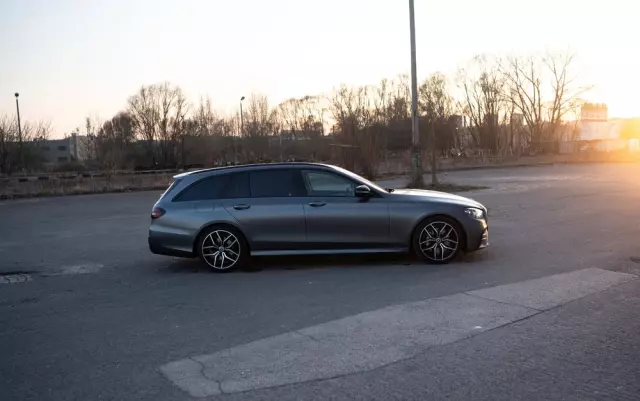 MERCEDES-BENZ Klasa E 400 d 4-Matic AMG