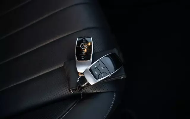 MERCEDES-BENZ Klasa E 400 d 4-Matic AMG