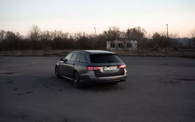 MERCEDES-BENZ Klasa E 400 d 4-Matic AMG