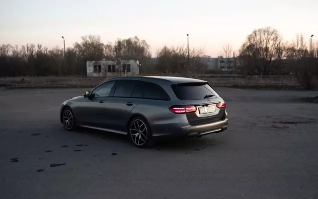 MERCEDES-BENZ Klasa E 400 d 4-Matic AMG