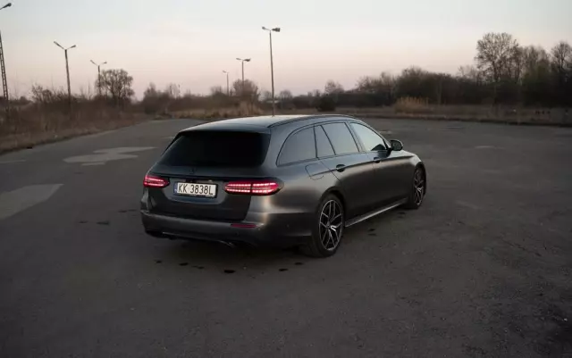 MERCEDES-BENZ Klasa E 400 d 4-Matic AMG