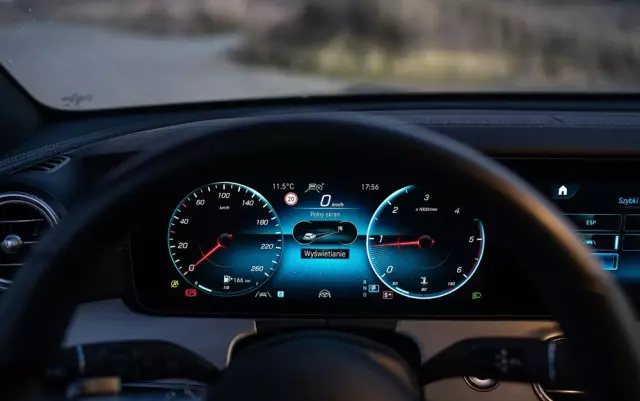 MERCEDES-BENZ Klasa E 400 d 4-Matic AMG