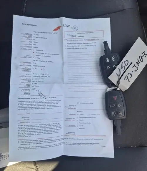 VOLVO V50 
