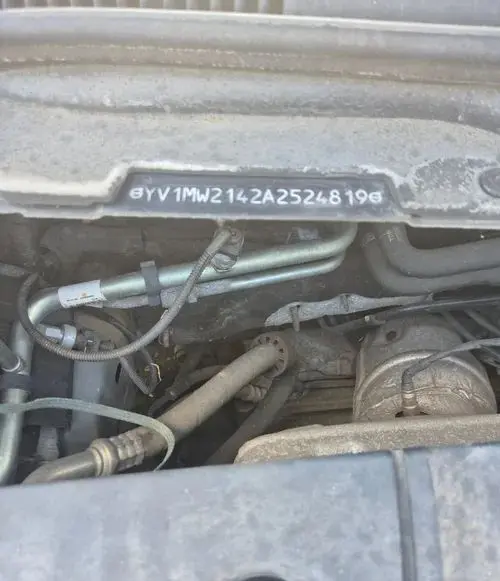 VOLVO V50 