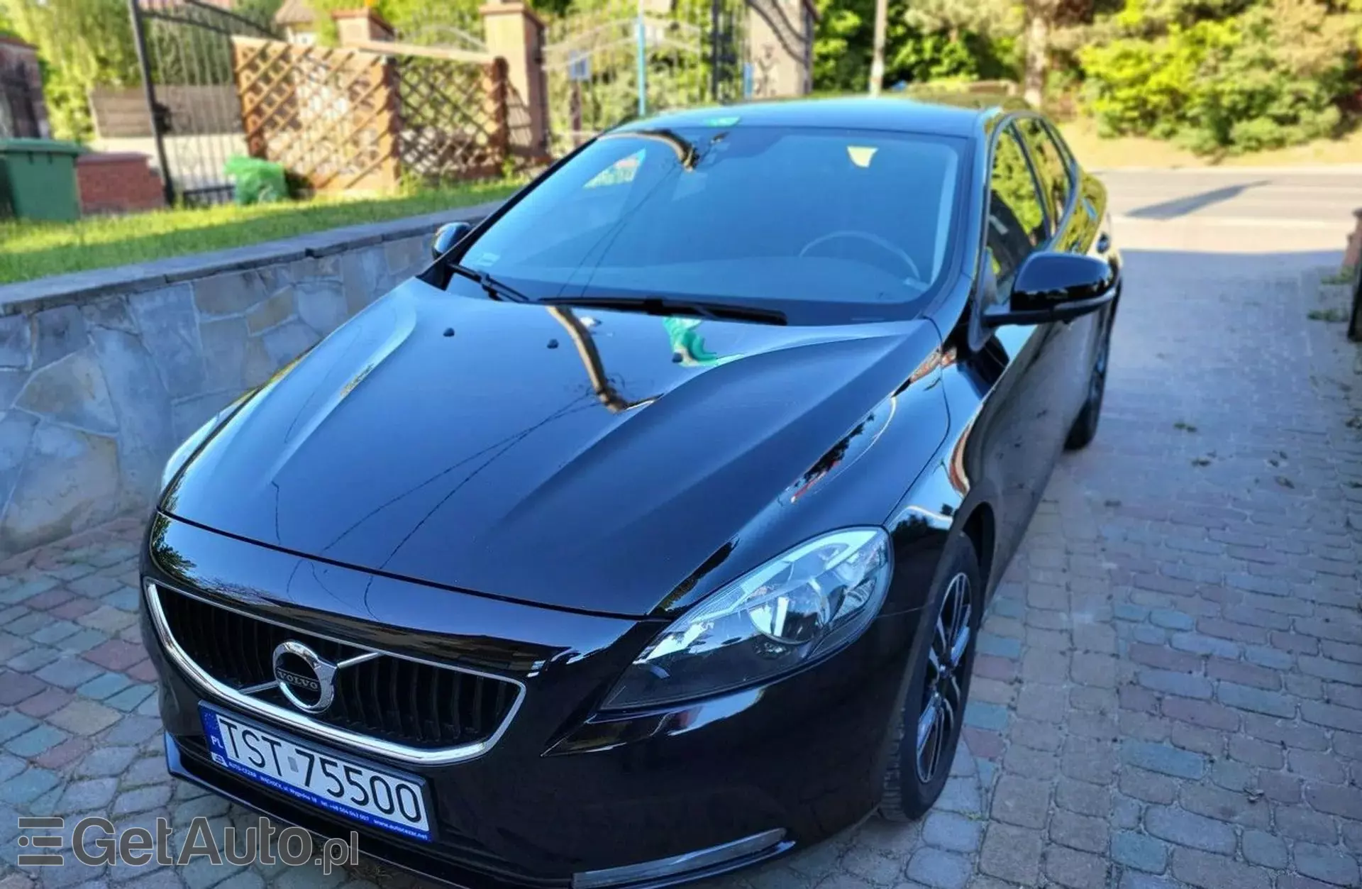 VOLVO V40 