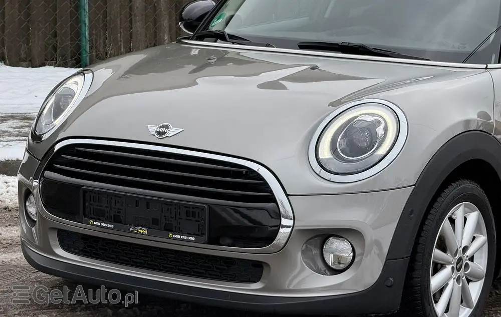 MINI Cooper John Works Trim