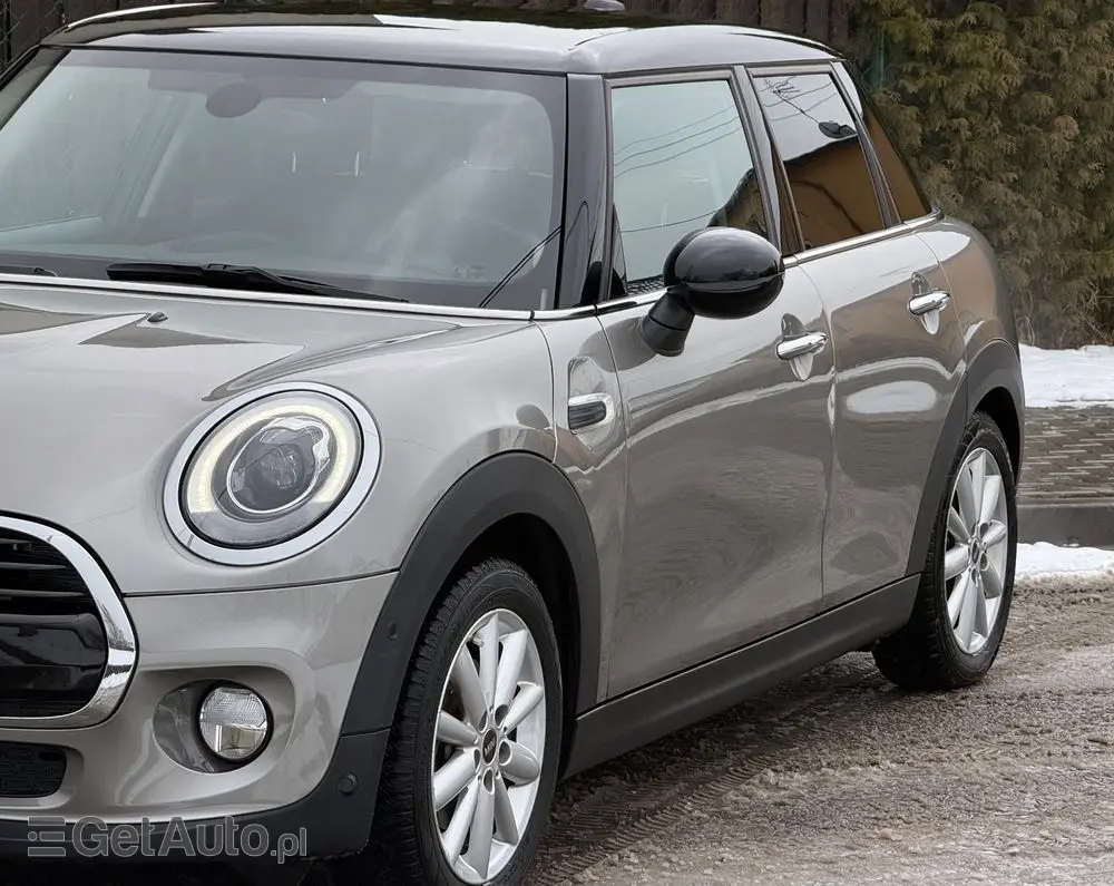 MINI Cooper John Works Trim