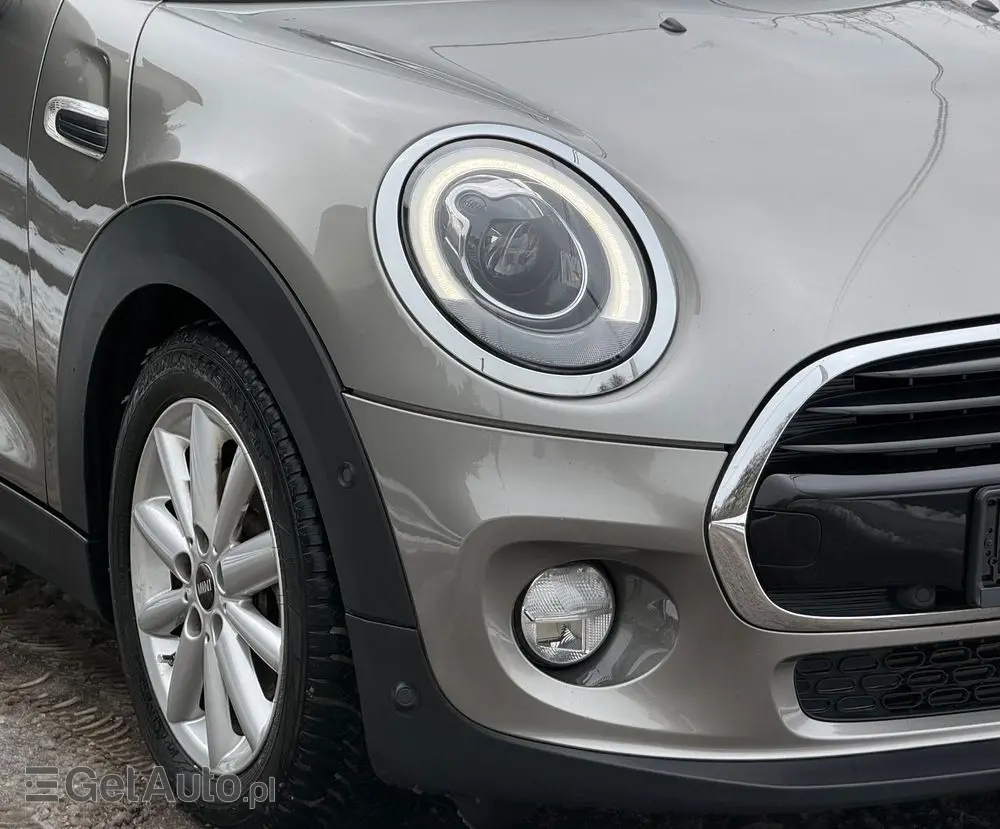 MINI Cooper John Works Trim