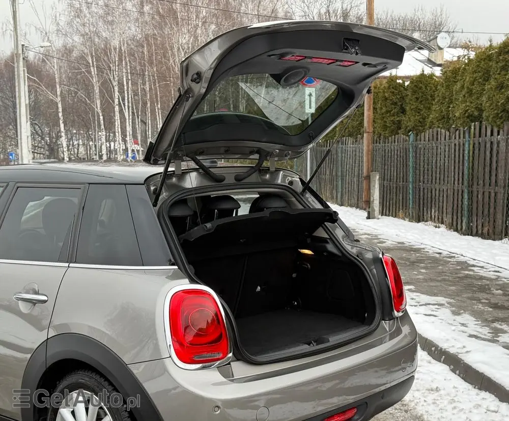 MINI Cooper John Works Trim