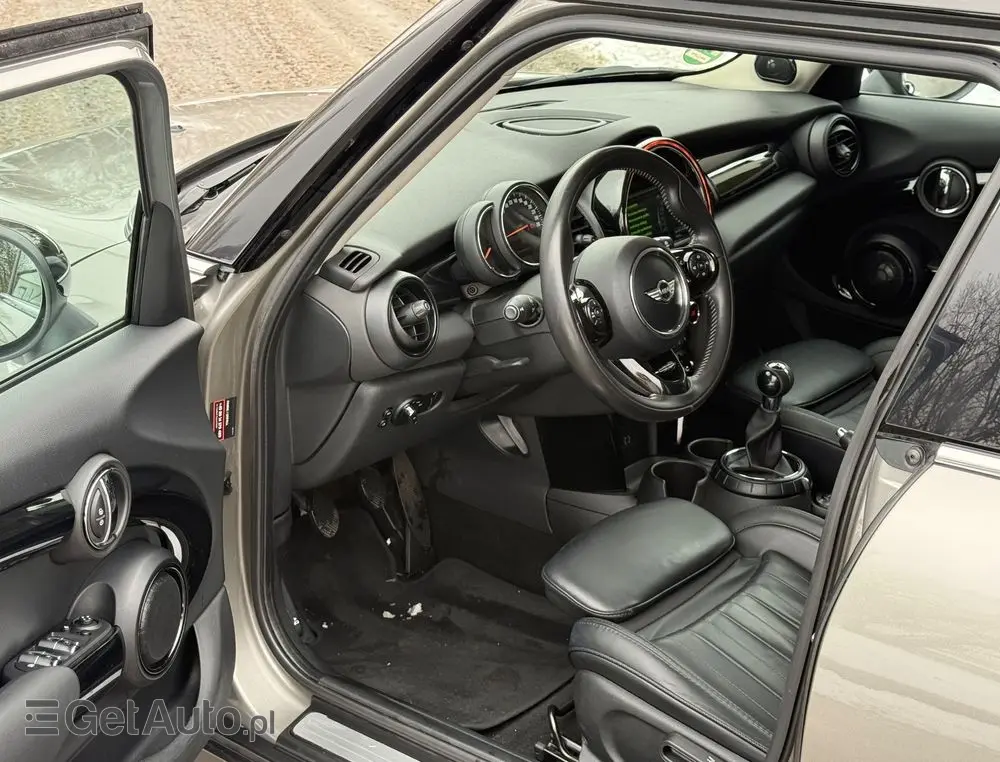 MINI Cooper John Works Trim