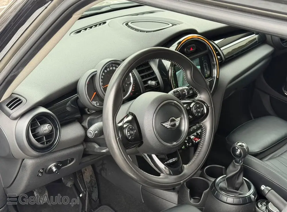 MINI Cooper John Works Trim