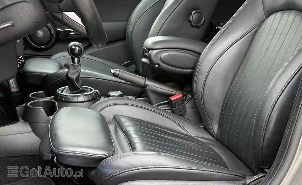 MINI Cooper John Works Trim