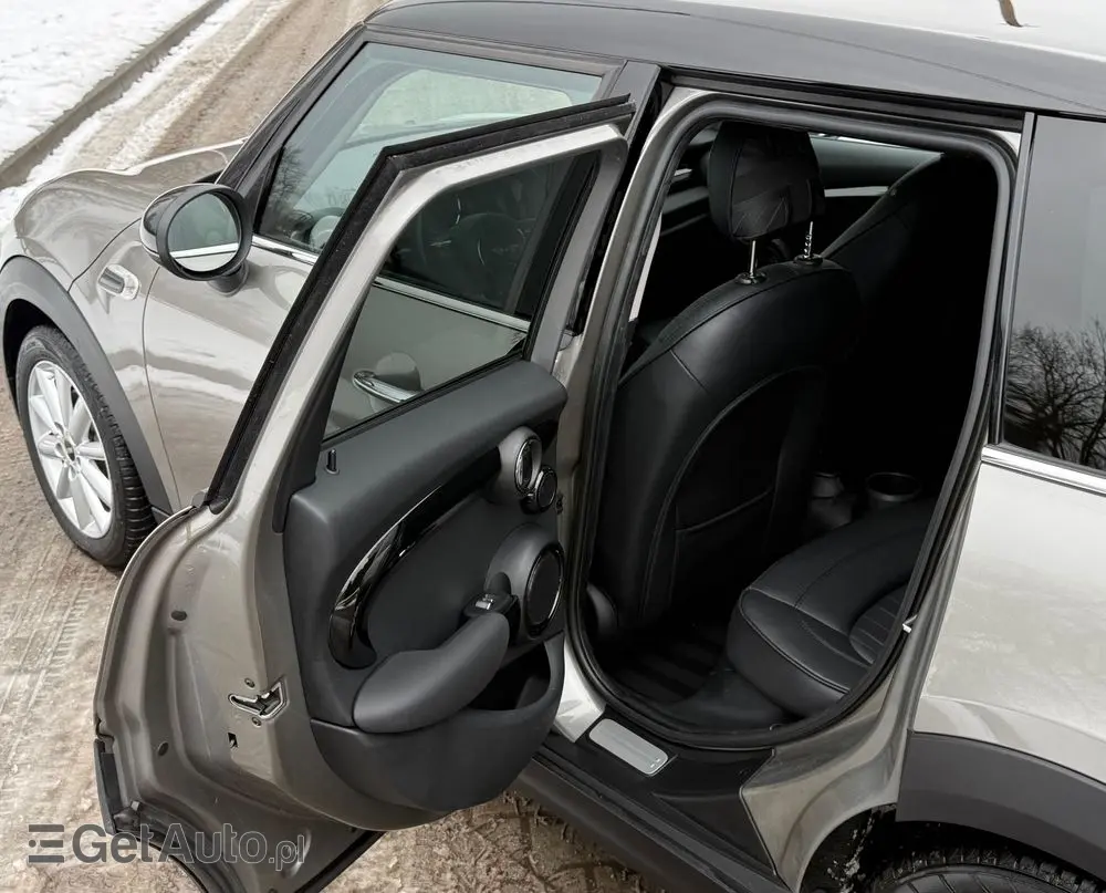 MINI Cooper John Works Trim