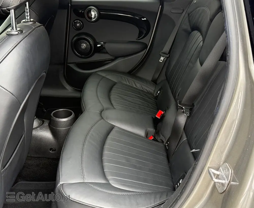 MINI Cooper John Works Trim