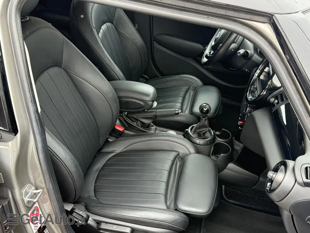 MINI Cooper John Works Trim