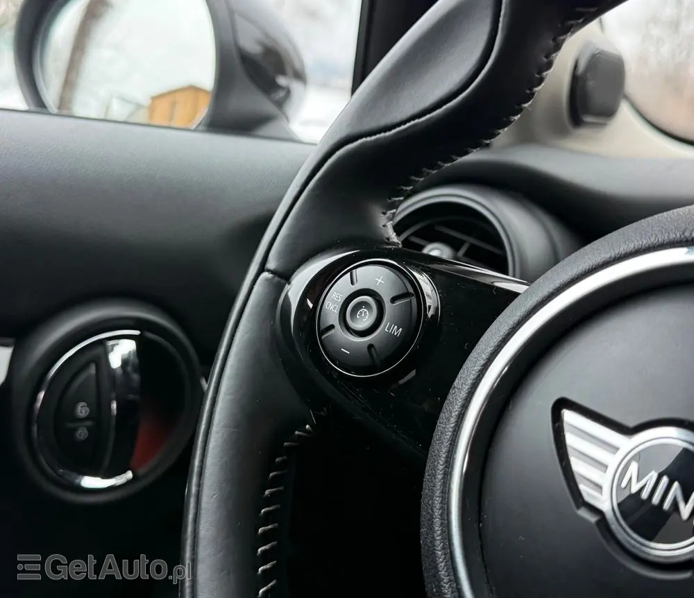 MINI Cooper John Works Trim