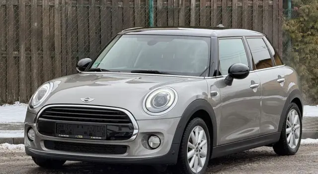 MINI Cooper John Works Trim