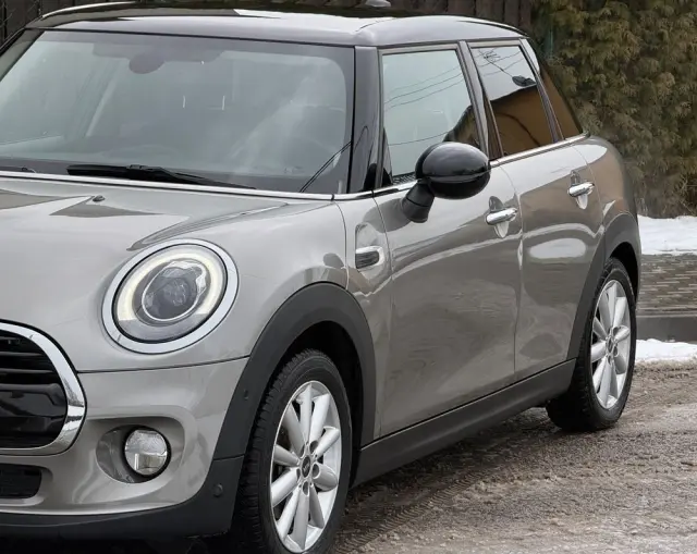 MINI Cooper John Works Trim