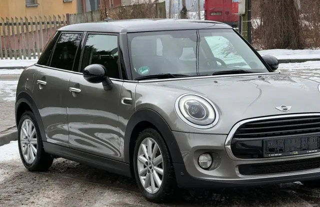 MINI Cooper John Works Trim