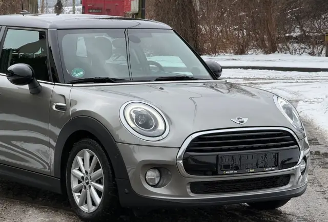 MINI Cooper John Works Trim