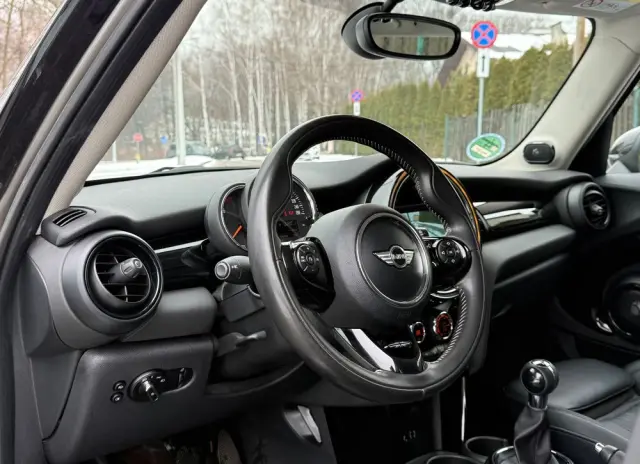 MINI Cooper John Works Trim