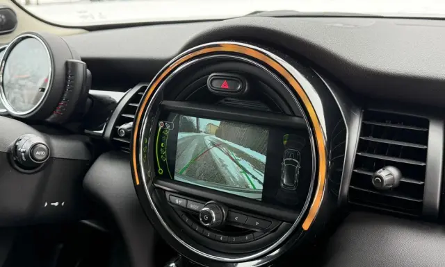 MINI Cooper John Works Trim