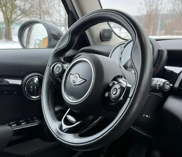 MINI Cooper John Works Trim