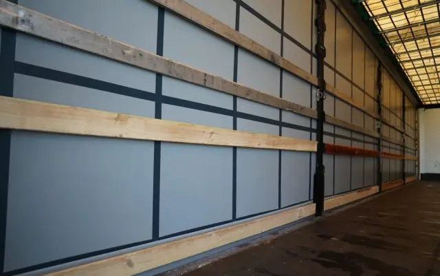 WIELTON FIRANKA / MEGA / SYSTEM BDE - ROZSUWANE SŁUPKI / LOW DECK / OSIE SAF /  - 