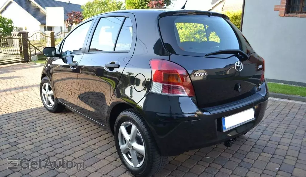 TOYOTA Yaris 
