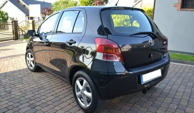 TOYOTA Yaris 