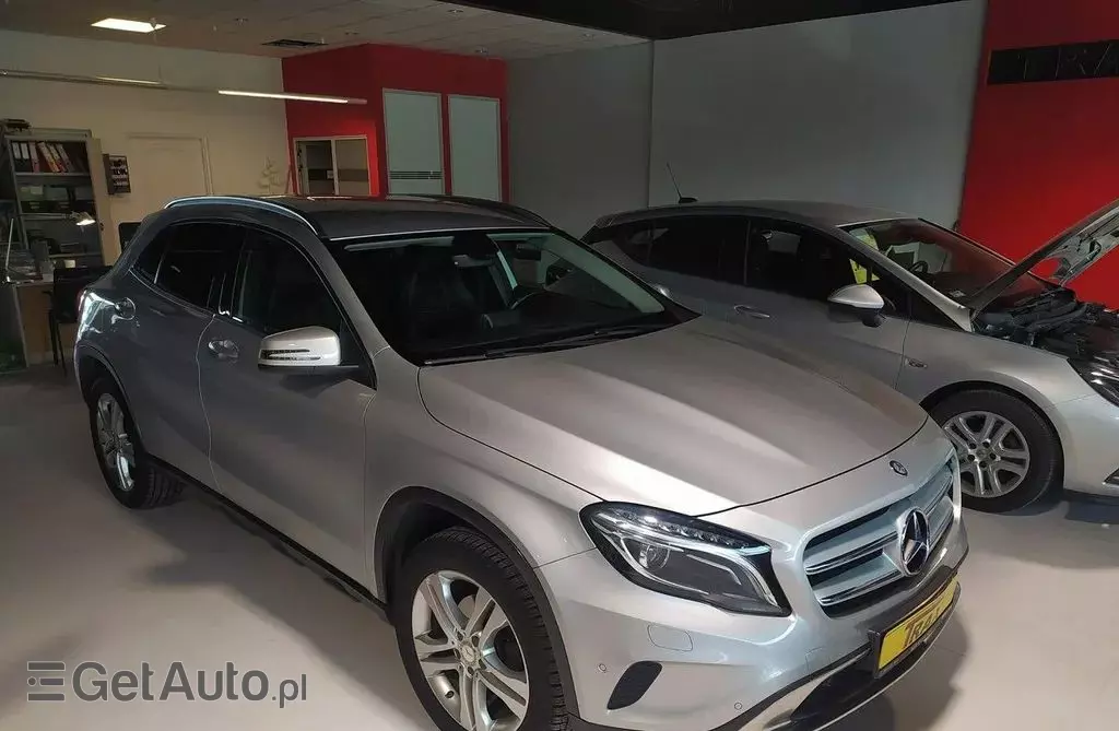 MERCEDES-BENZ GLA 