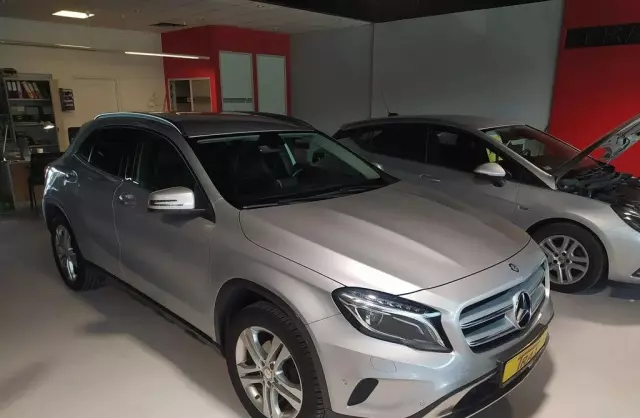 MERCEDES-BENZ GLA 