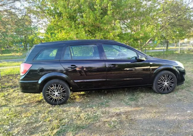 OPEL Astra 1.9 CDTI DPF Edition