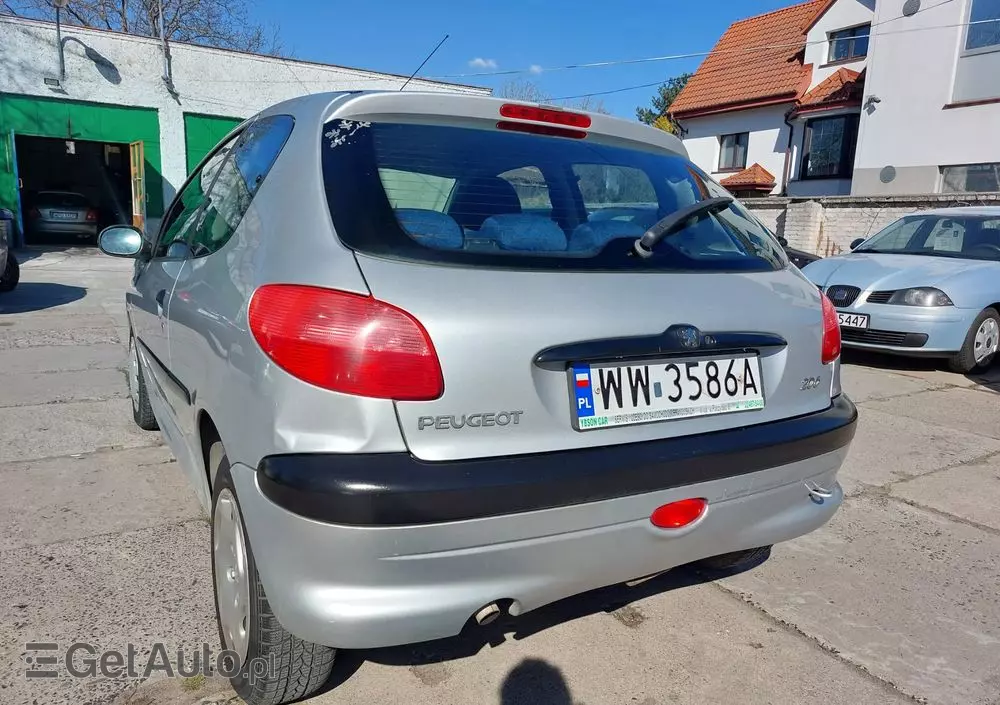 PEUGEOT 206 1.1 Husky