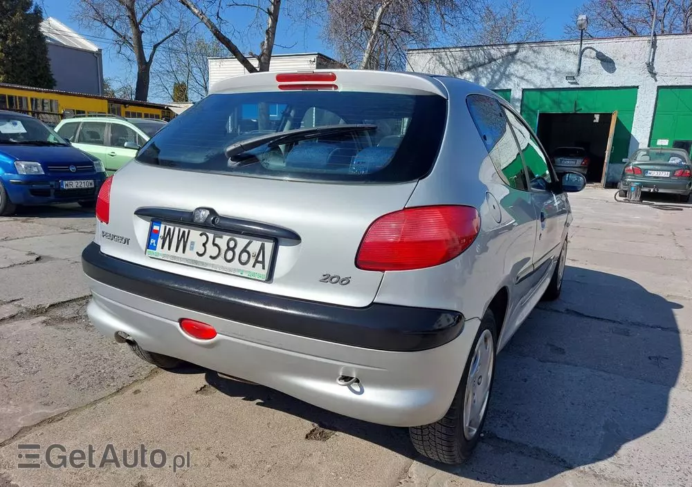 PEUGEOT 206 1.1 Husky