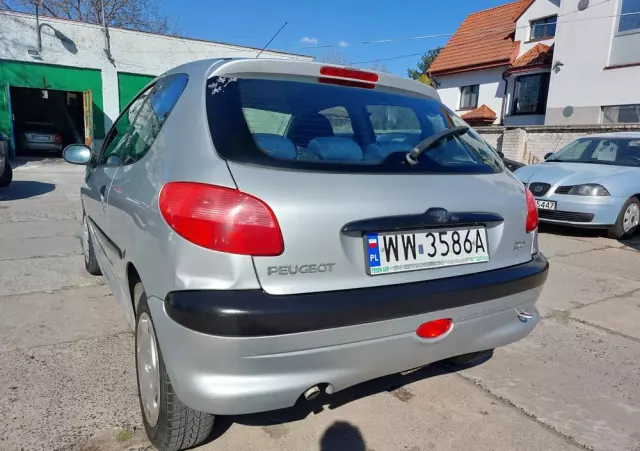 PEUGEOT 206 1.1 Husky