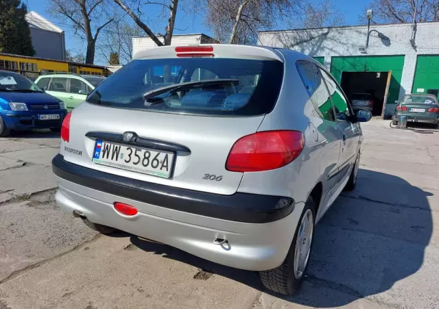 PEUGEOT 206 1.1 Husky