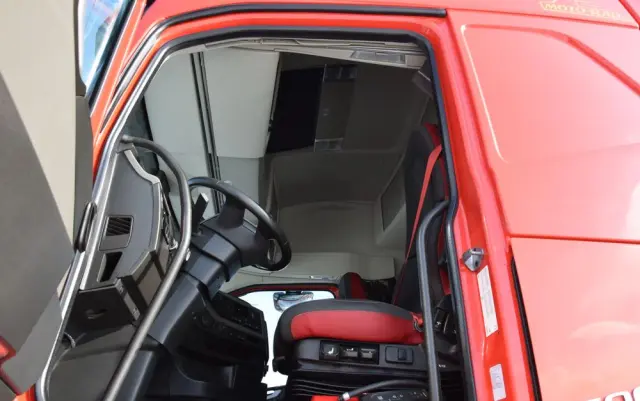 VOLVO FH500 / FULL ADR / HYDRAULIKA / EURO 6 / ACC / LEDY / ALUFELGI / FULL SPOILERY / SERWISOWANY / SPROWADZONY 